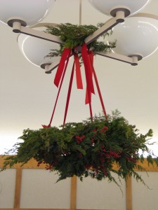 How to Make a Natural Evergreen Wreath - Dyck Arboretum